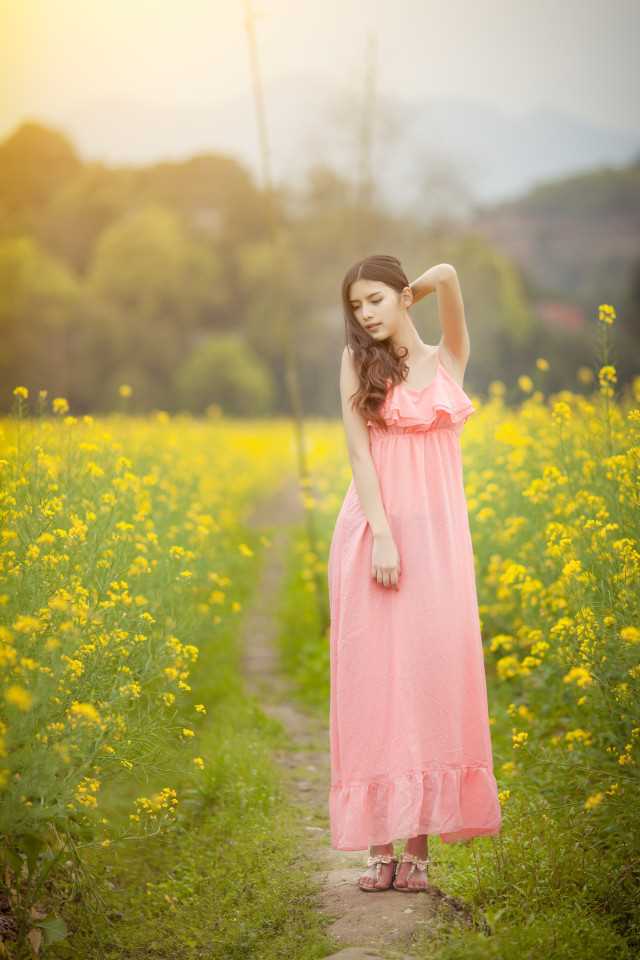 优质清纯阳光邻家小妹油菜花田中甜美相册