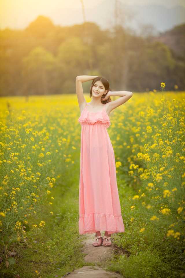 优质清纯阳光邻家小妹油菜花田中甜美相册