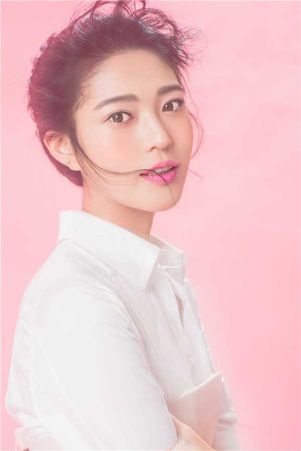 优质王妍之清纯时尚大片秀迷人长腿图片