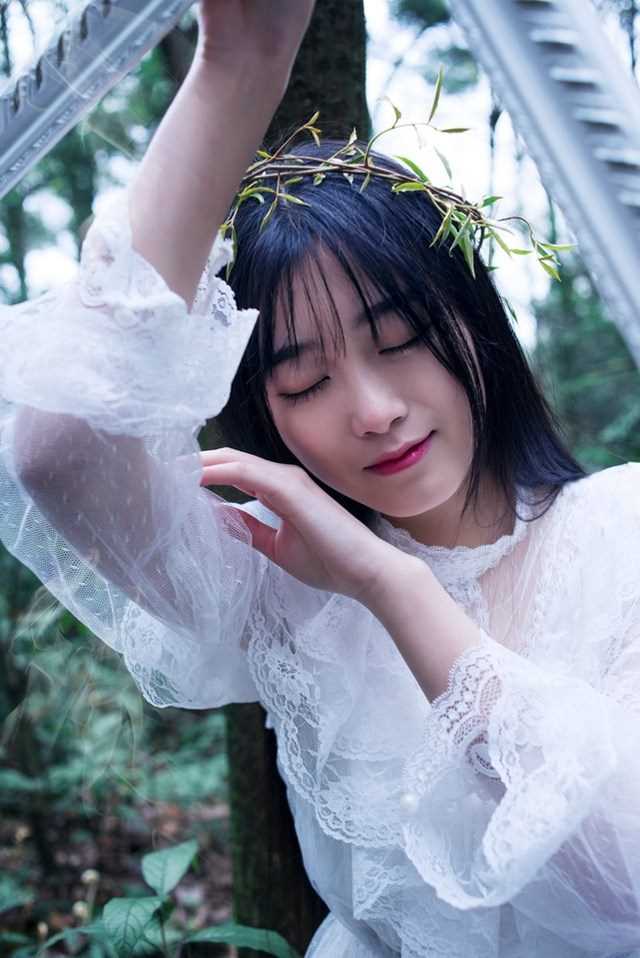 优质清纯蕾丝美女森系唯美外拍照相册