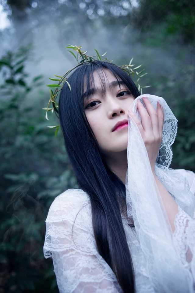 优质清纯蕾丝美女森系唯美外拍照相册