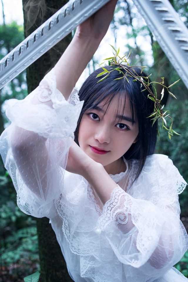 优质清纯蕾丝美女森系唯美外拍照相册