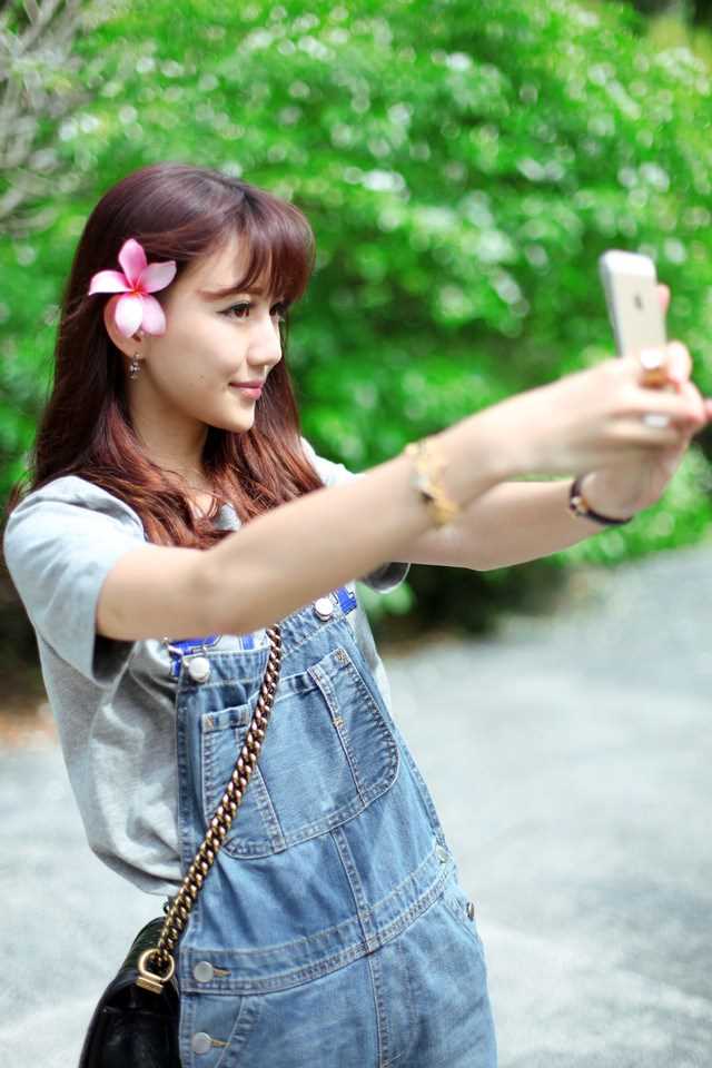 精选牛仔背带裤女孩户外清纯唯美图片图册