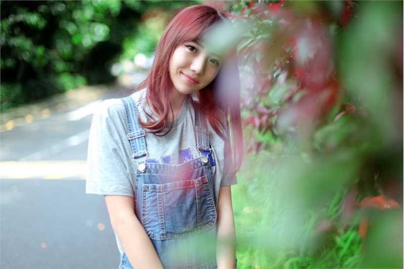 精选牛仔背带裤女孩户外清纯唯美图片图册