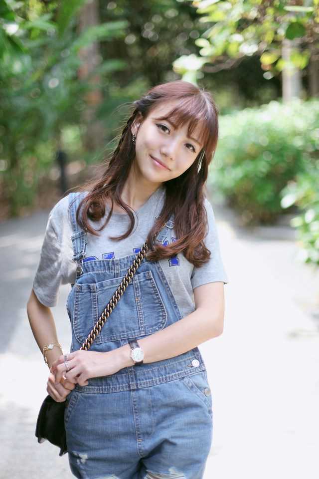 精选牛仔背带裤女孩户外清纯唯美图片图册