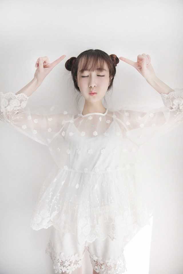 清纯美眉变身可爱丫鬟