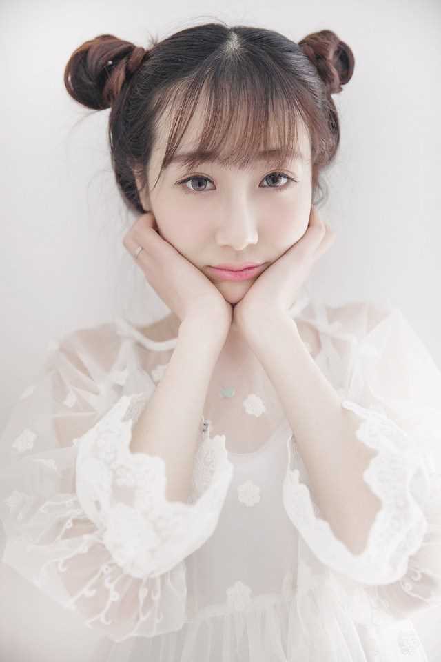 清纯美眉变身可爱丫鬟