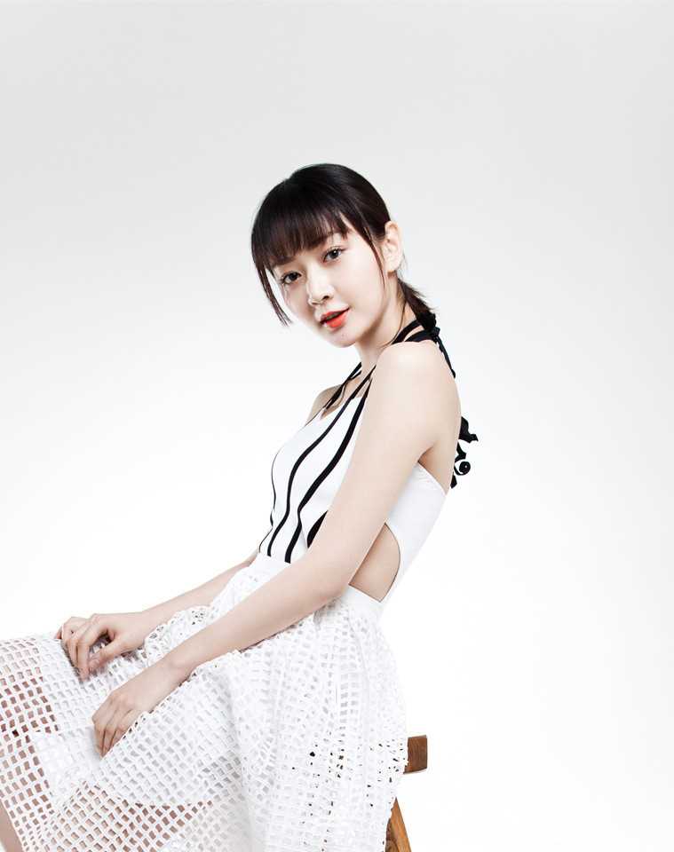 特别专辑性感吊带装潘之琳的清纯妩媚图片