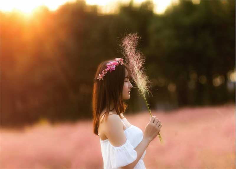 高清长发美女户外纯白清纯唯美图册