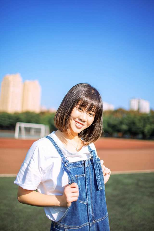优质清纯萌妹子操场可爱迷人集相册