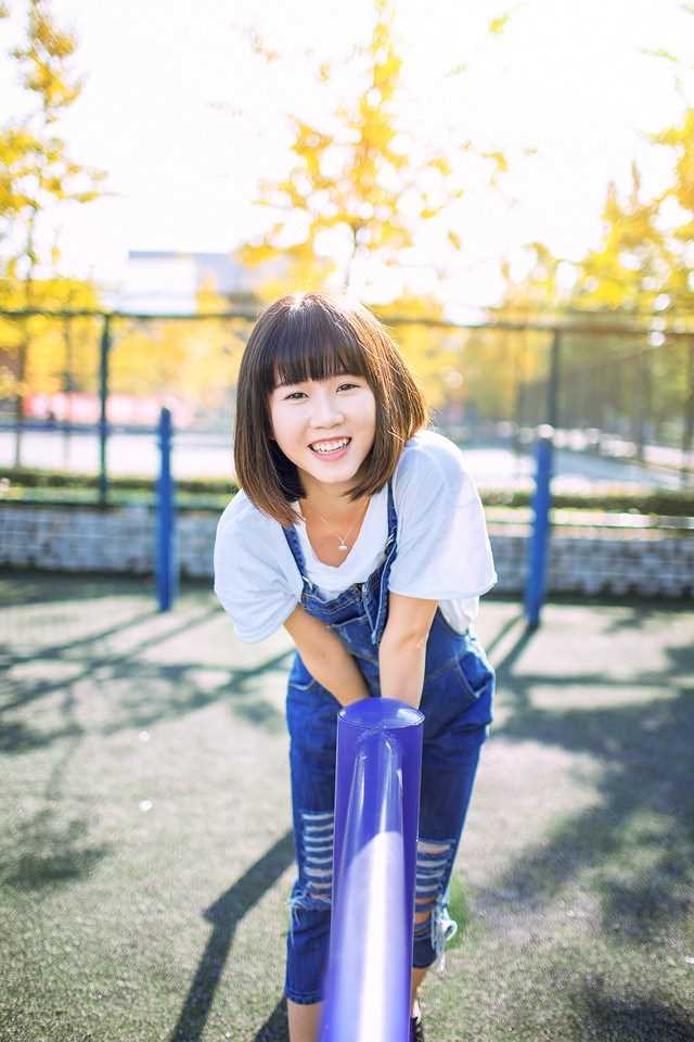 优质清纯萌妹子操场可爱迷人集相册