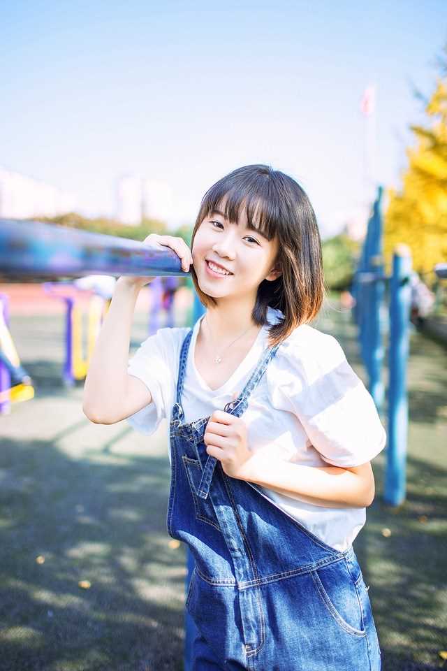优质清纯萌妹子操场可爱迷人集相册