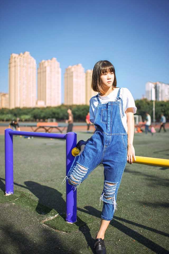 优质清纯萌妹子操场可爱迷人集相册