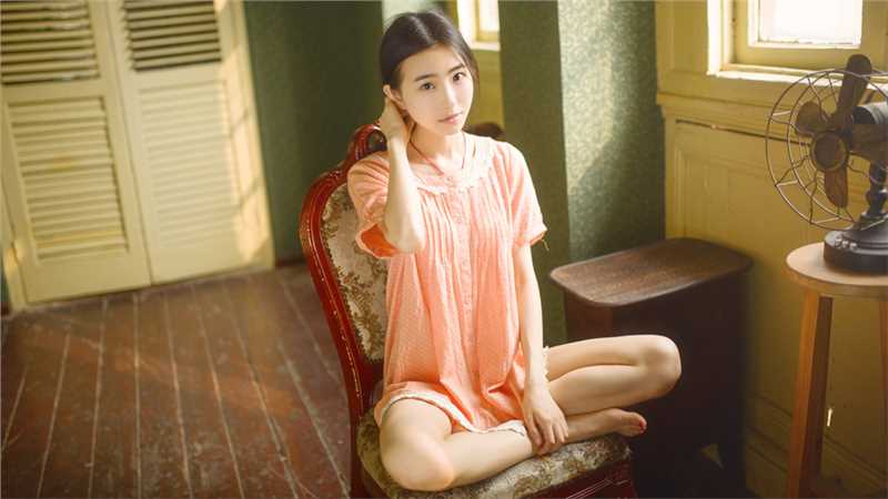 最全90后清纯美女居家照片相册