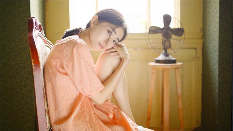 最全90后清纯美女居家照片相册