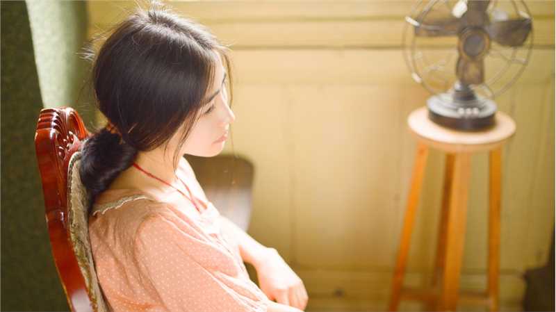 最全90后清纯美女居家照片相册