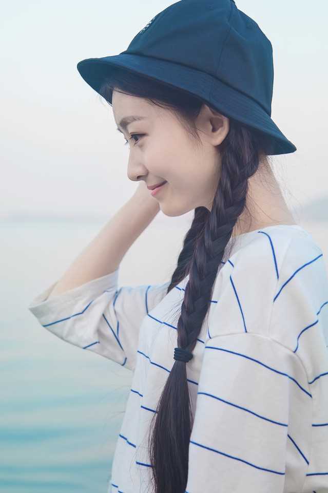 精选清纯小女生户外个人照图册