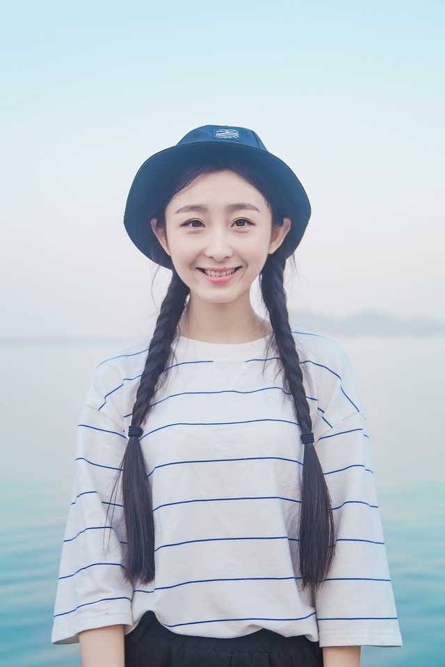 精选清纯小女生户外个人照图册