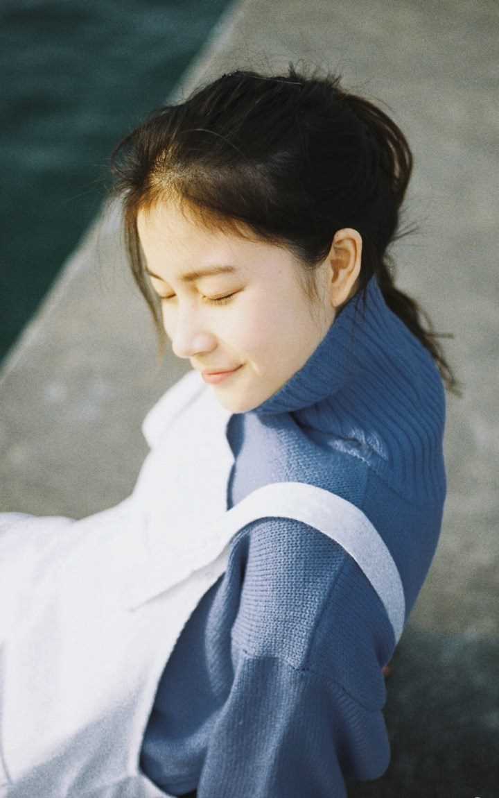 高清清纯萌妹子街拍展80年代风情图集