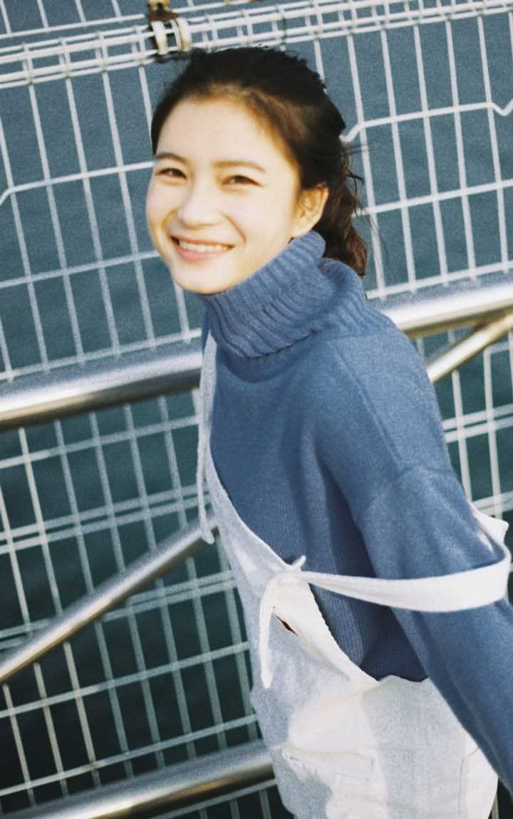 高清清纯萌妹子街拍展80年代风情图集