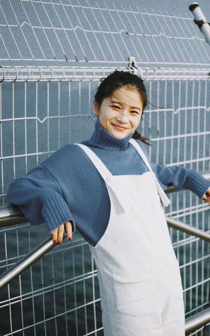 高清清纯萌妹子街拍展80年代风情图集