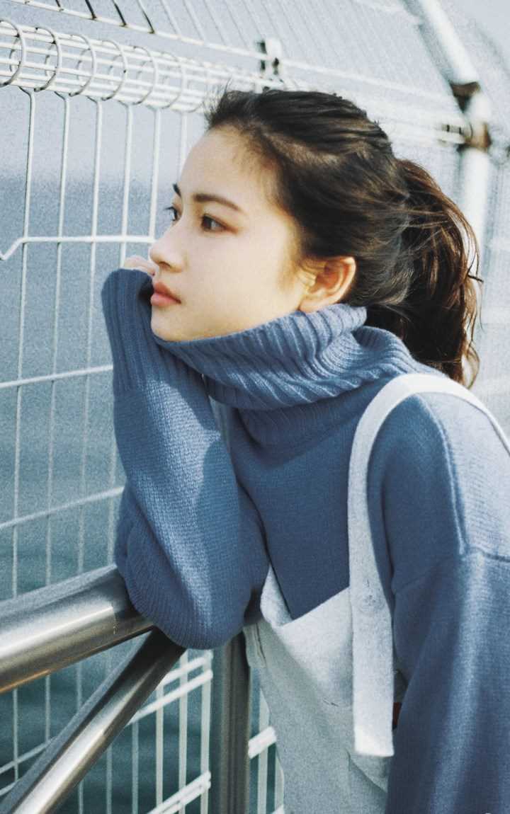 高清清纯萌妹子街拍展80年代风情图集