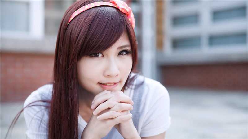 高清清纯可爱美女户外高清壁纸大图图集