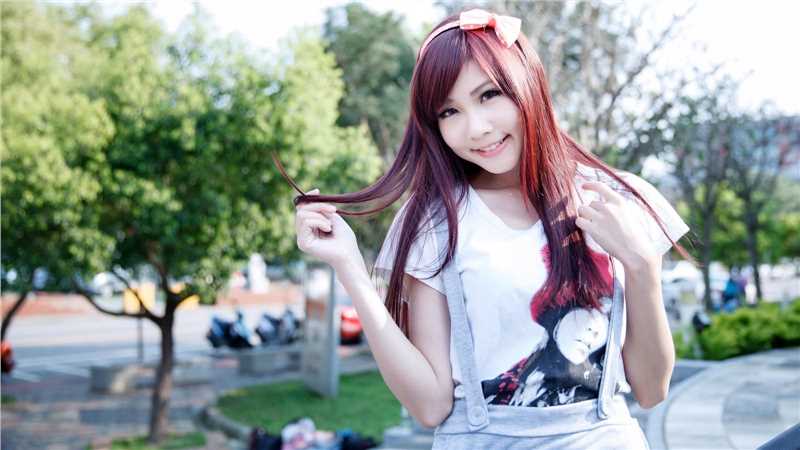 高清清纯可爱美女户外高清壁纸大图图集