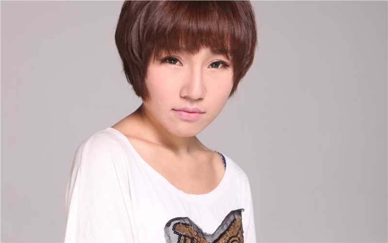 清纯短发美女姜艺婕高清壁纸