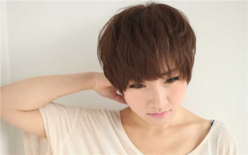 清纯短发美女姜艺婕高清壁纸