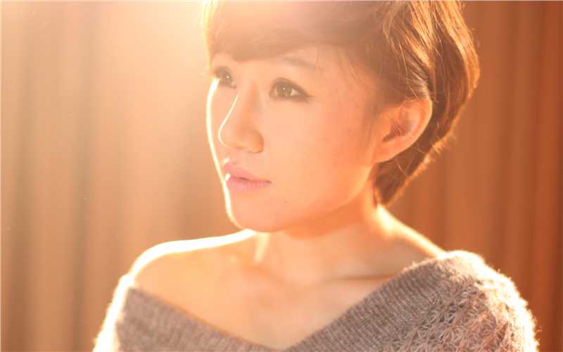 清纯短发美女姜艺婕高清壁纸