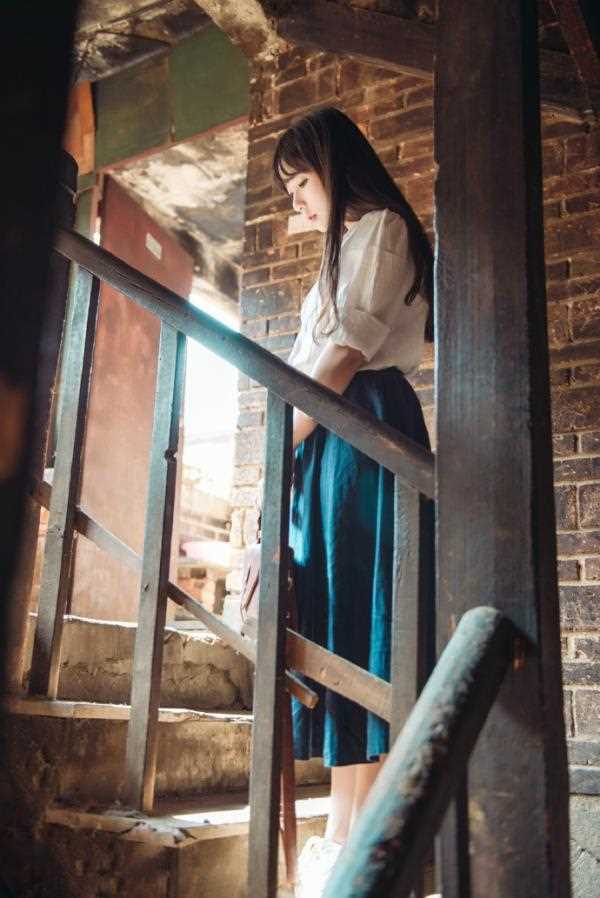 特别专辑长发飘飘女生夏日清纯唯美图片图片