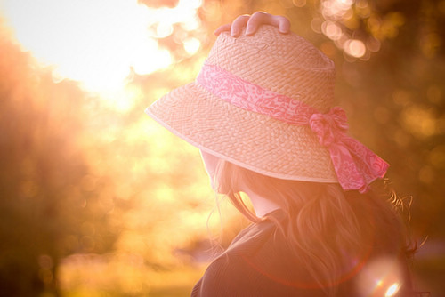 高清清纯带帽美女侧影高清图图集