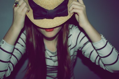 高清清纯带帽美女侧影高清图图集