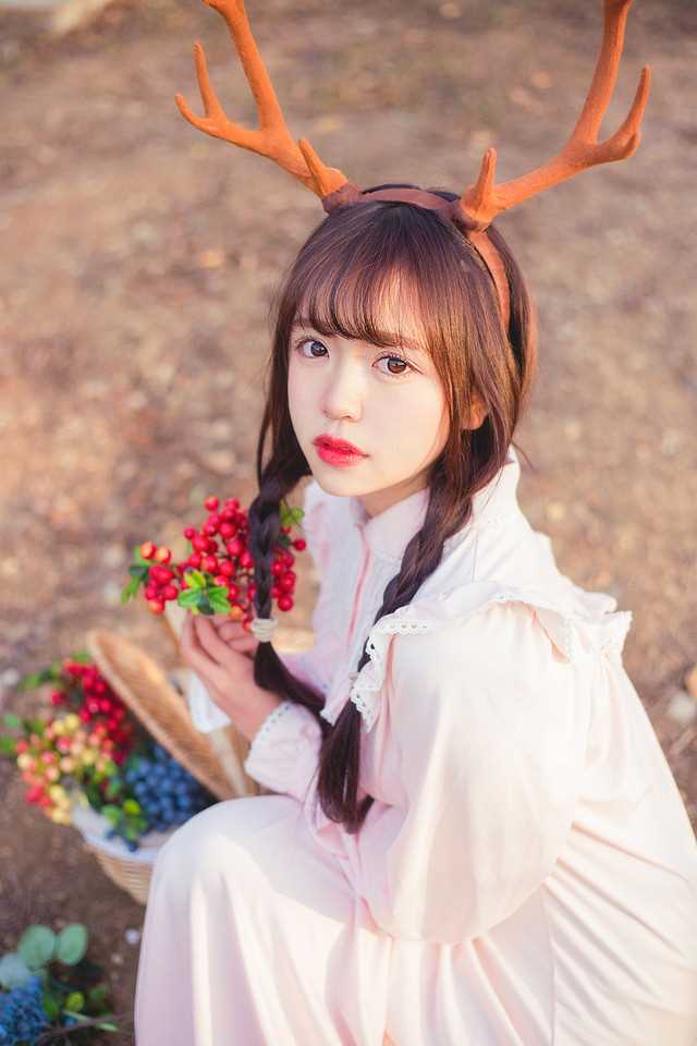 优质戴鹿角的清纯美女唯美相册