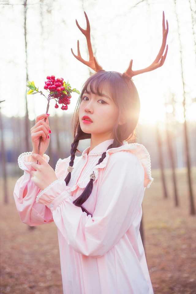 优质戴鹿角的清纯美女唯美相册