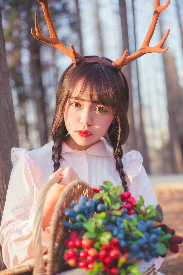 优质戴鹿角的清纯美女唯美相册