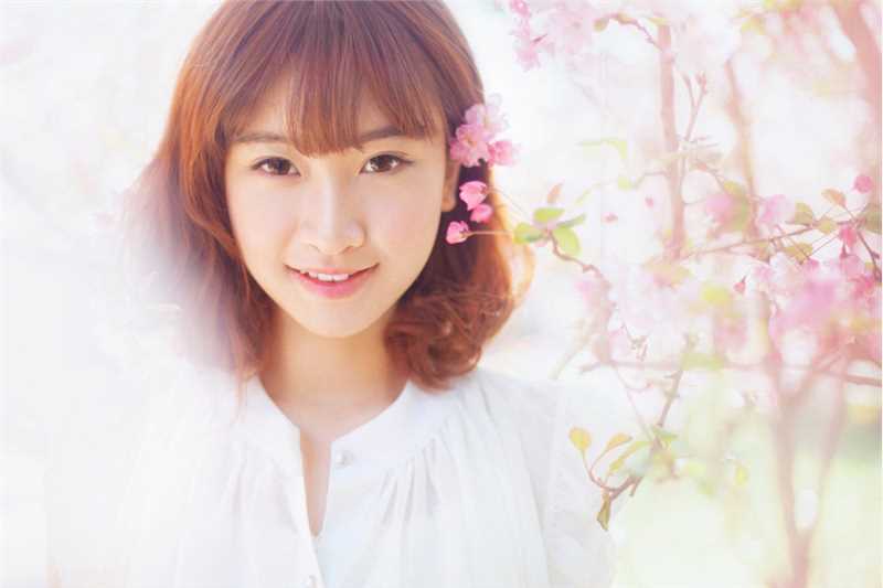 最全桃花树下的清纯女生貌美如花壁纸