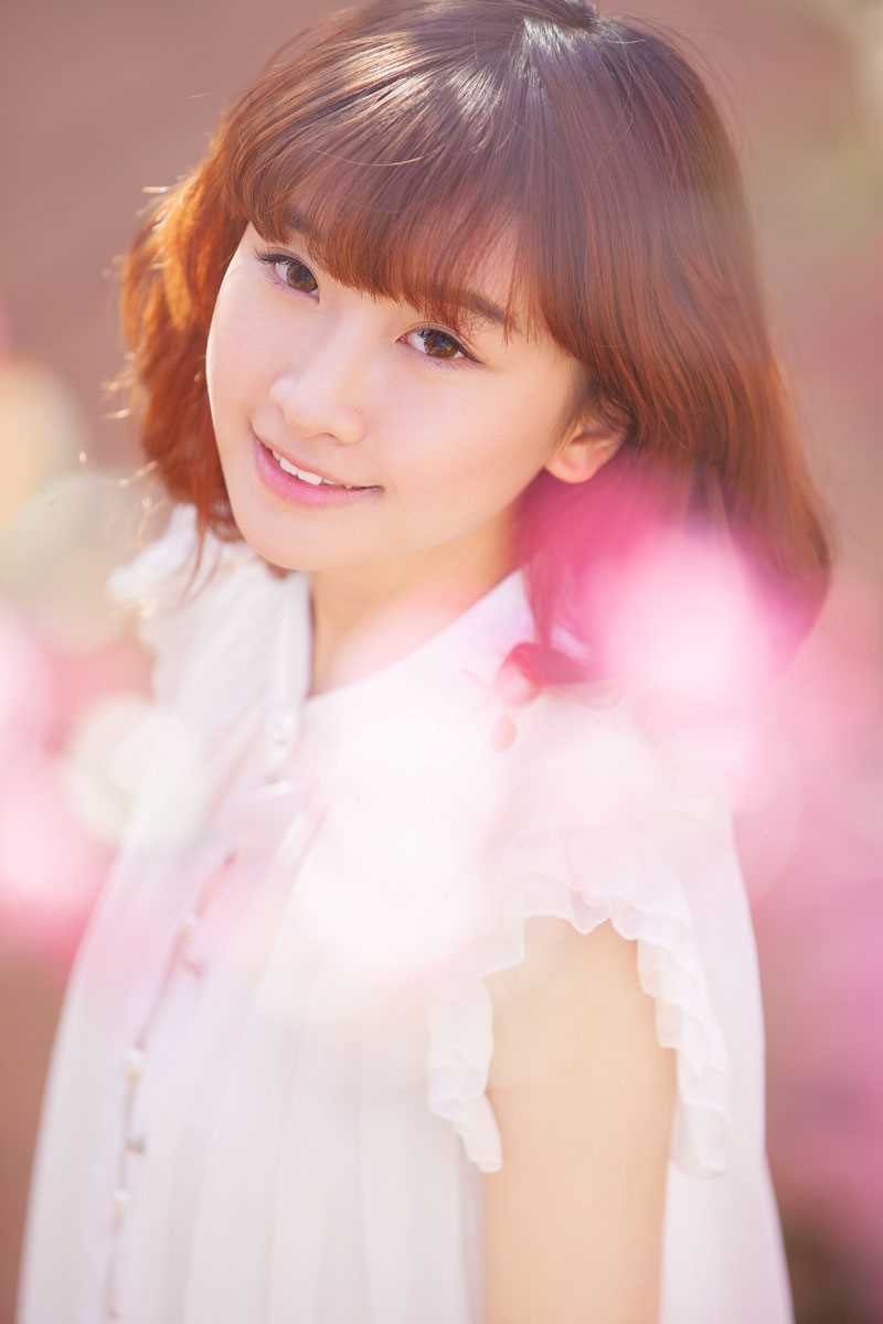 最全桃花树下的清纯女生貌美如花壁纸