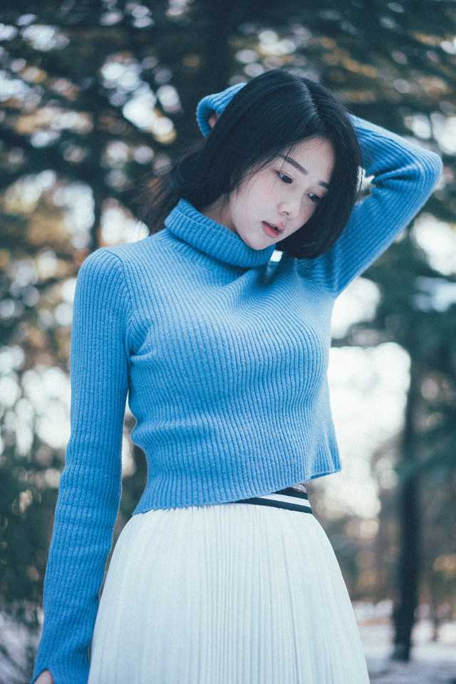 特别专辑雪地里的清纯美女唯美图片