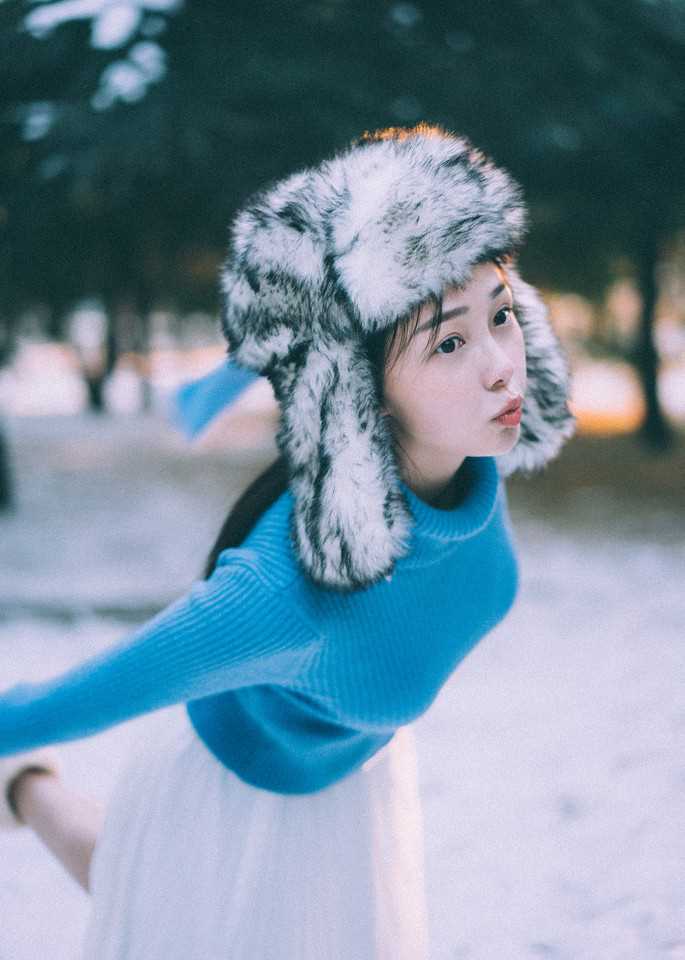 特别专辑雪地里的清纯美女唯美图片