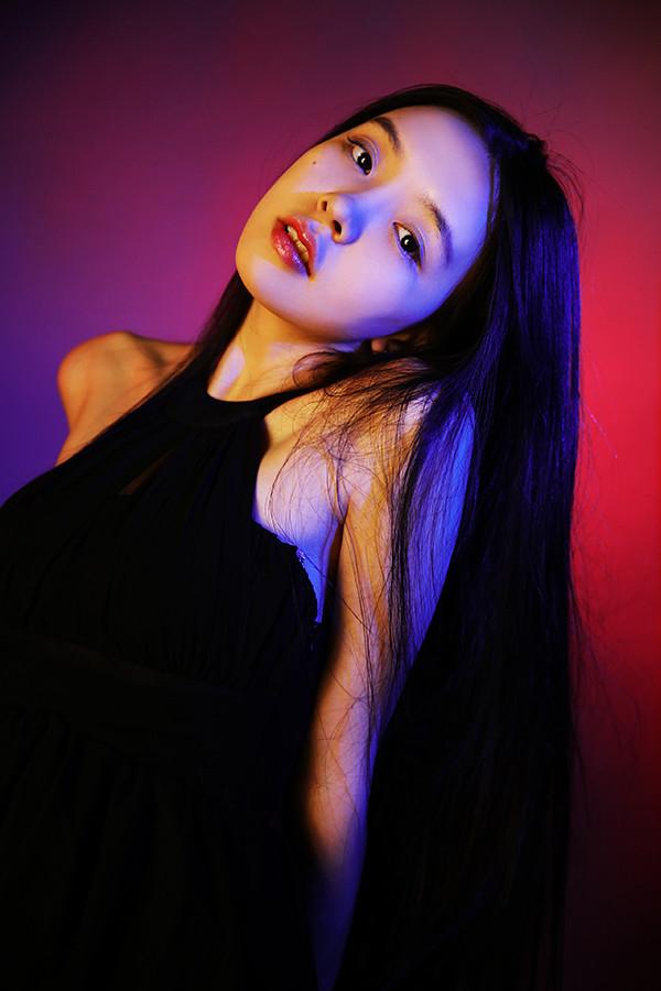 精选清纯的红唇少女户外唯美图册