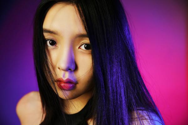 精选清纯的红唇少女户外唯美图册