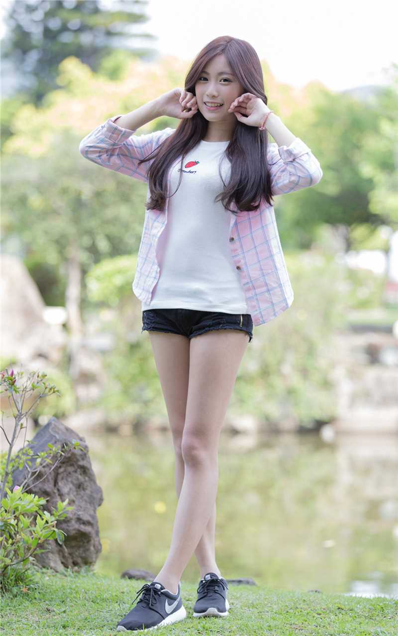 优质校花女神张楚珊清纯唯美外拍照图片