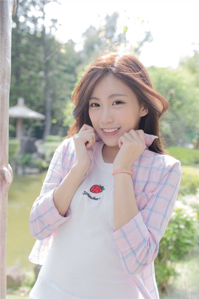 优质校花女神张楚珊清纯唯美外拍照图片