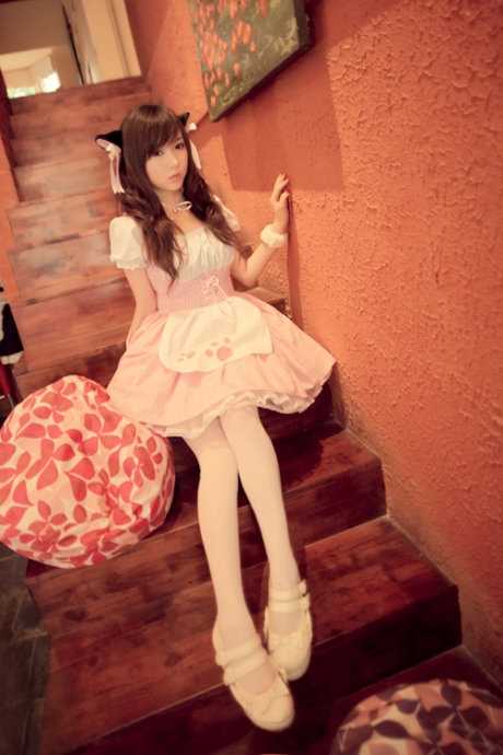 精选00后美女室内清纯迷人写照图册