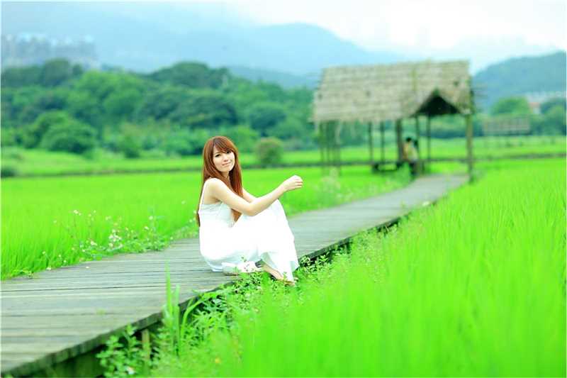 最新台湾清纯美女小静夏日唯美照壁纸