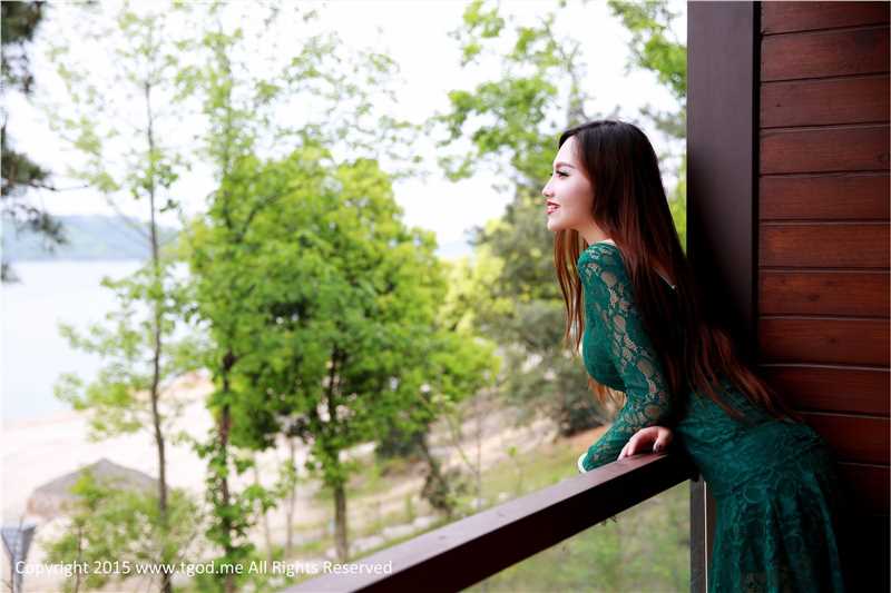 清纯女神鲁思羽携闺蜜夏静镜拍唯美大片