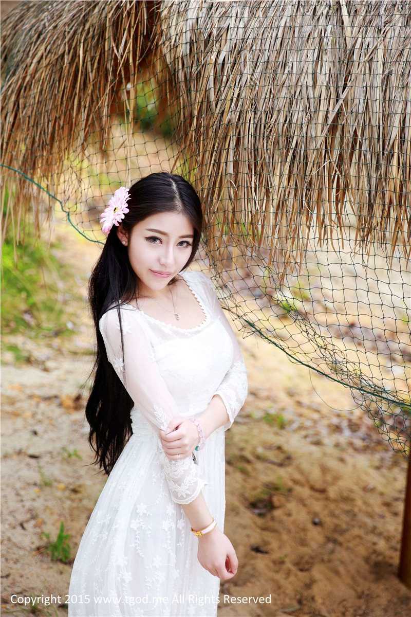 清纯女神鲁思羽携闺蜜夏静镜拍唯美大片