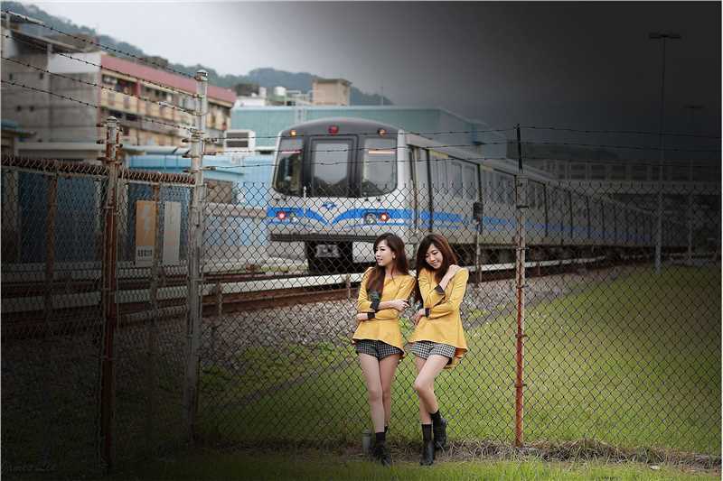 精选清纯闺蜜短裙唯美外拍图册